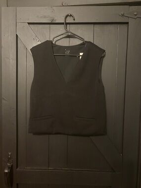 a new day Black Sleeveless V-Neck Tunic Top